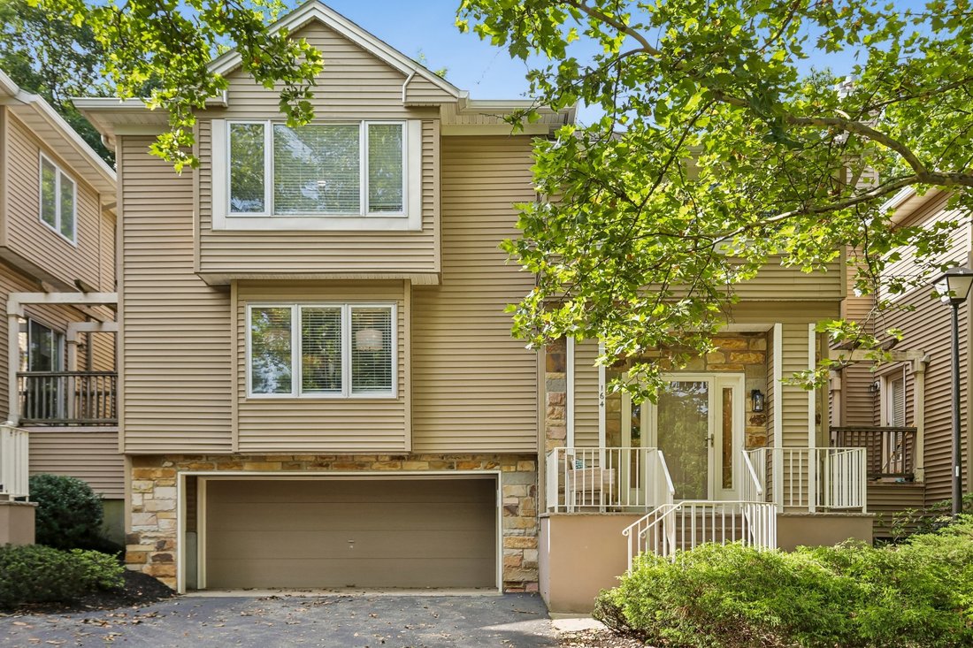 Condo in West Orange, New Jersey, United States 1 - 18419713
