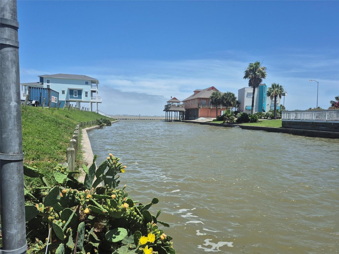 House in Galveston, Texas, United States 4 - 18420091