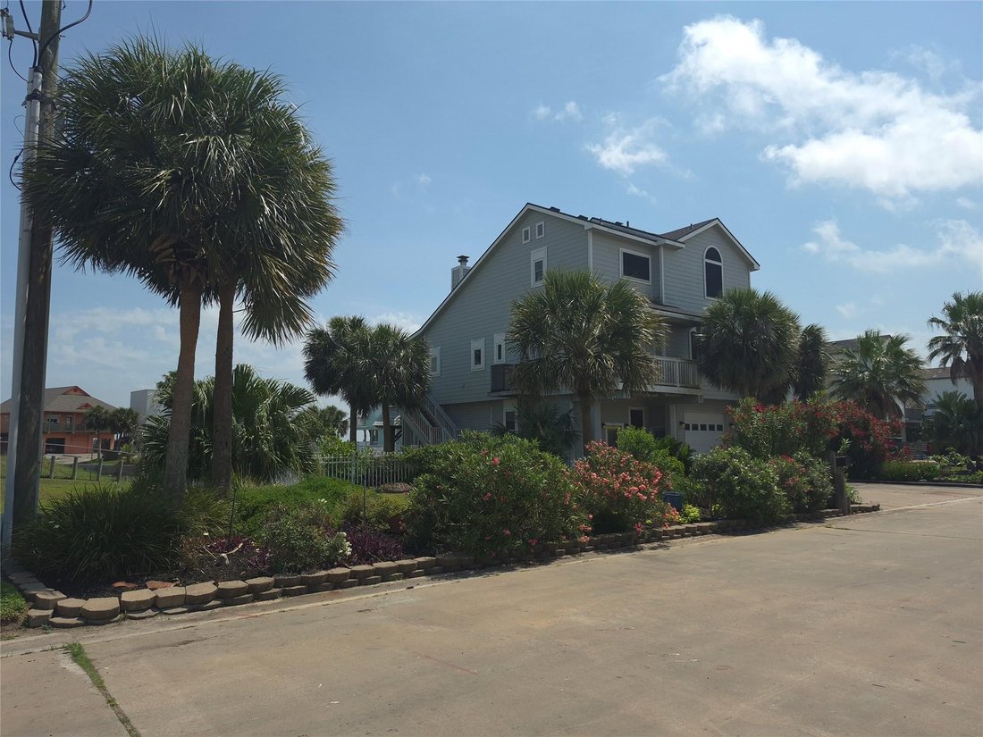 House in Galveston, Texas, United States 2 - 18420091
