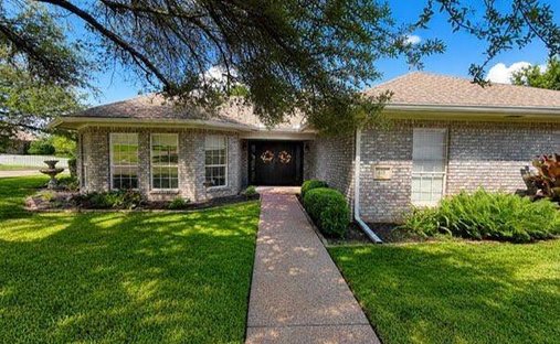 House in Clifton, Texas, United States 1