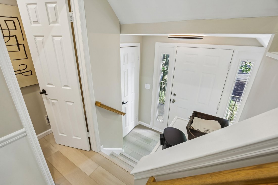 Condo in West Orange, New Jersey, United States 5 - 18419713