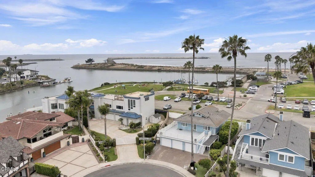 Ventura, California, United States 2 - 18419920