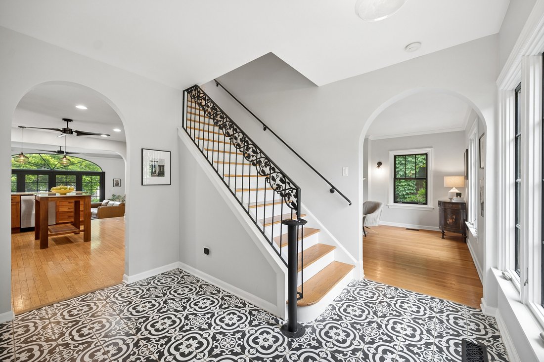 House in Evanston, Illinois, United States 2 - 18419805