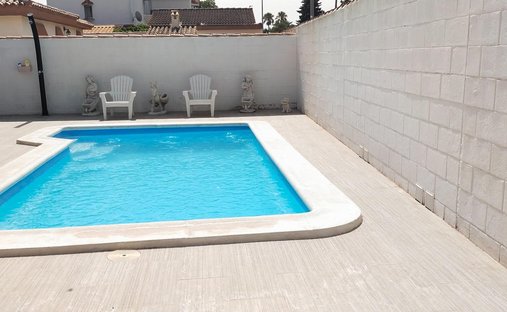 Chalet in Chiclana de la Frontera, Andalusia, Spain 1