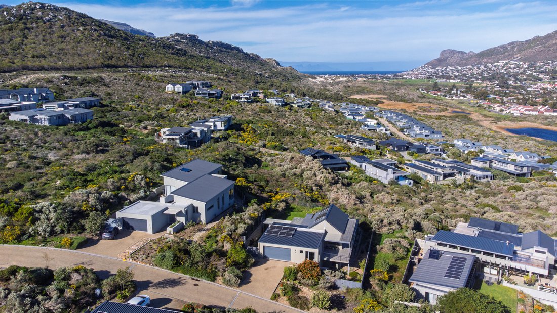 House in Noordhoek, South Peninsula, Cape Town 4 - 18420196