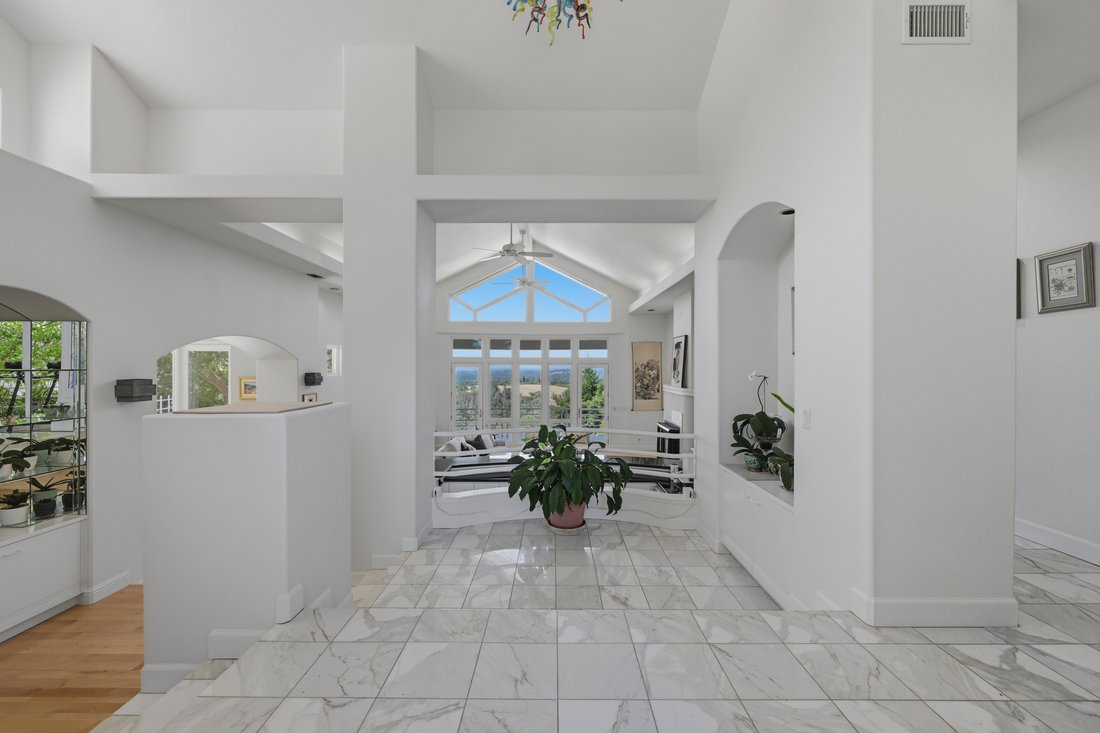 Newcastle, California, United States 3 - 18419718