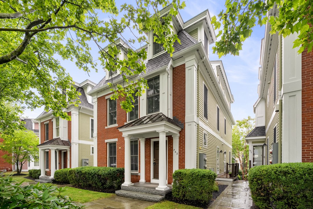 Condo in Arlington, Massachusetts, United States 3 - 18420080