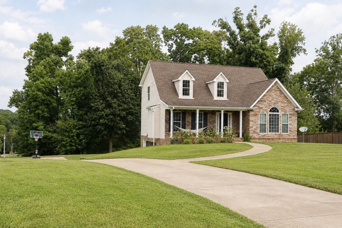 House in Bon Aqua, Tennessee, United States 1 - 18419643