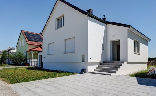 House in Mannsdorf an der Donau, Lower Austria, Austria 1