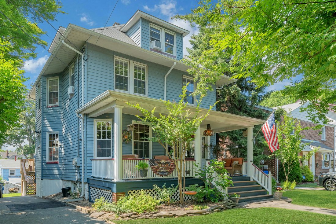 Rutherford, New Jersey, United States 2 - 18419715
