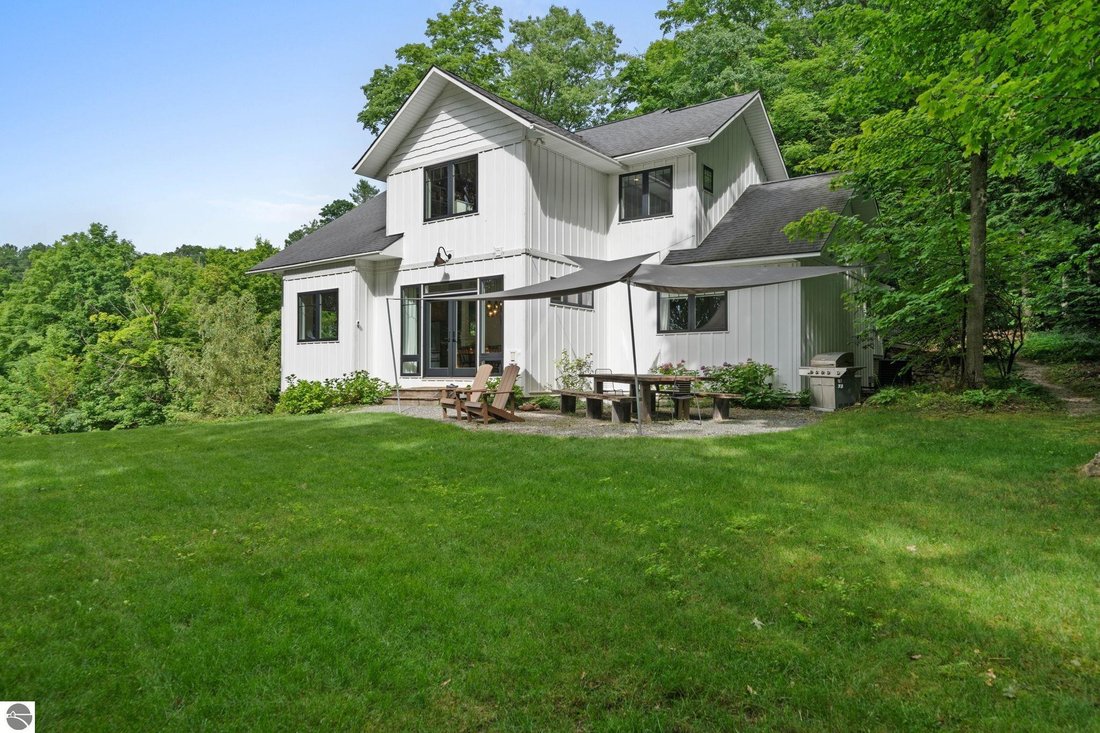 Maison à Traverse City, Michigan, États-Unis 1 - 18419742