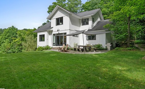 House in Traverse City, Michigan, United States 1