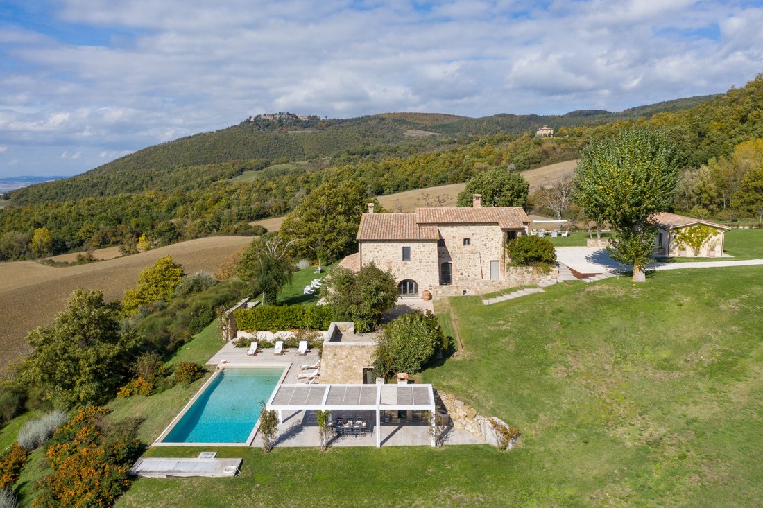 Villa in Sarteano, Tuscany, Italy 1 - 18420184
