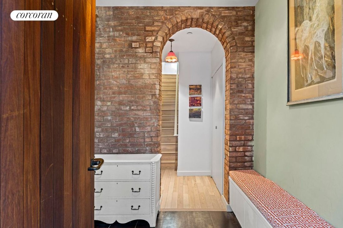 House in New York, New York, United States 4 - 16938794