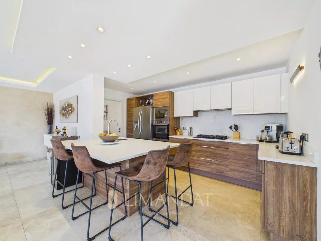 Villa in La Maure-Super Cannes, Vallauris, France 3 - 18421326