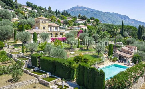 Villa in Châteauneuf-Grasse, Provence-Alpes-Côte d'Azur, France 1