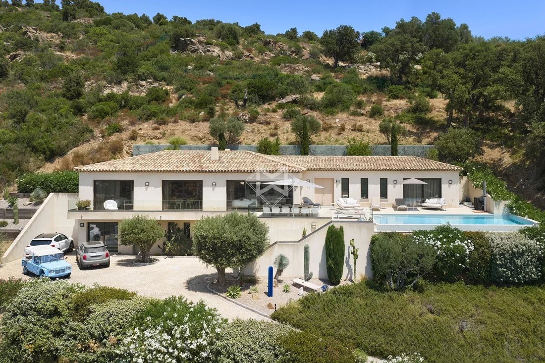 Villa in Grimaud, Provence-Alpes-Côte d'Azur, France 2 - 18421284