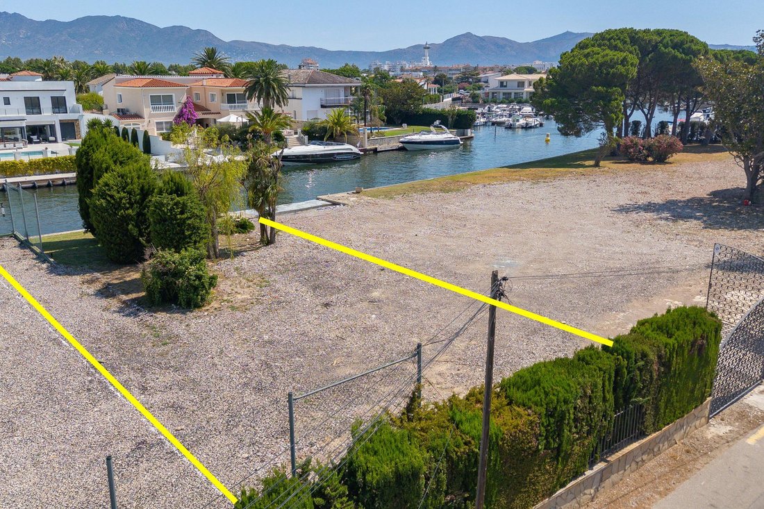 Land in Empuriabrava, Catalonia, Spain 1 - 16988975