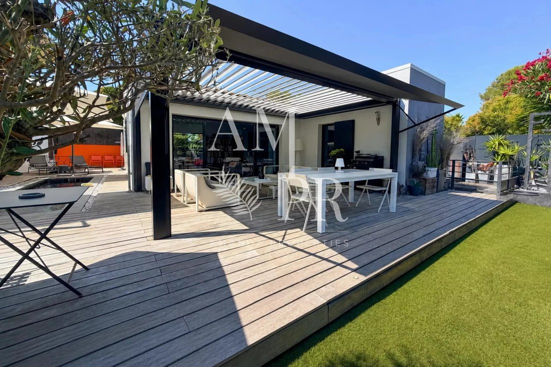 House in Mougins, Provence-Alpes-Côte d'Azur, France 4 - 18421318