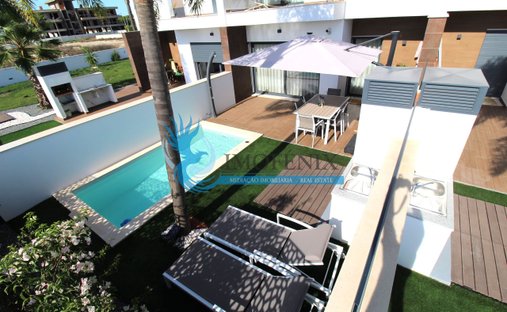 Townhouse in Ferreiras, Algarve, Portugal 1