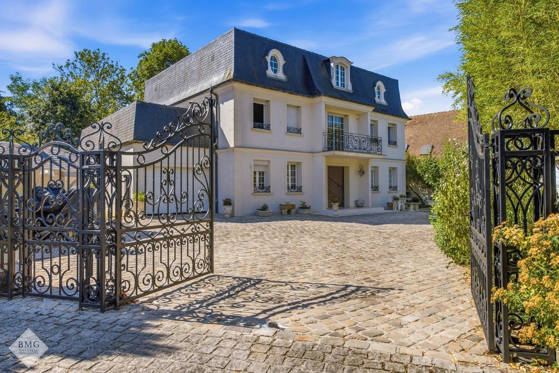 House in Champigny-sur-Marne, Ile-de-France, France 1 - 18421423