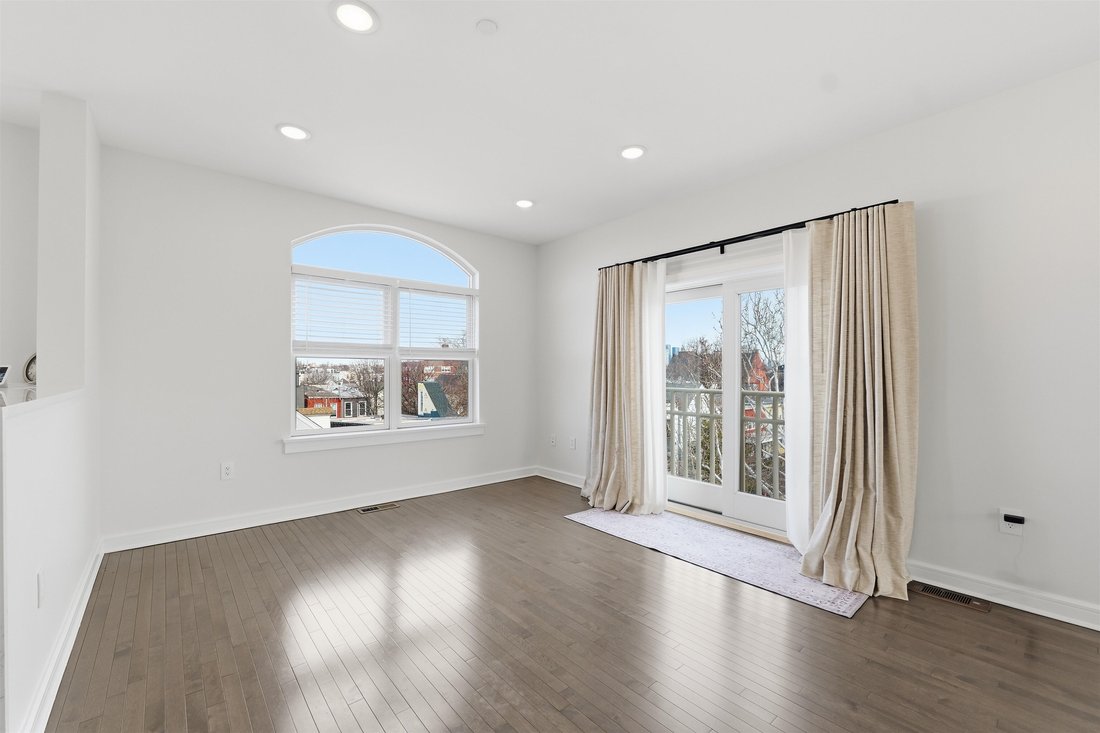 Condo in Jersey City, New Jersey, United States 2 - 18421498