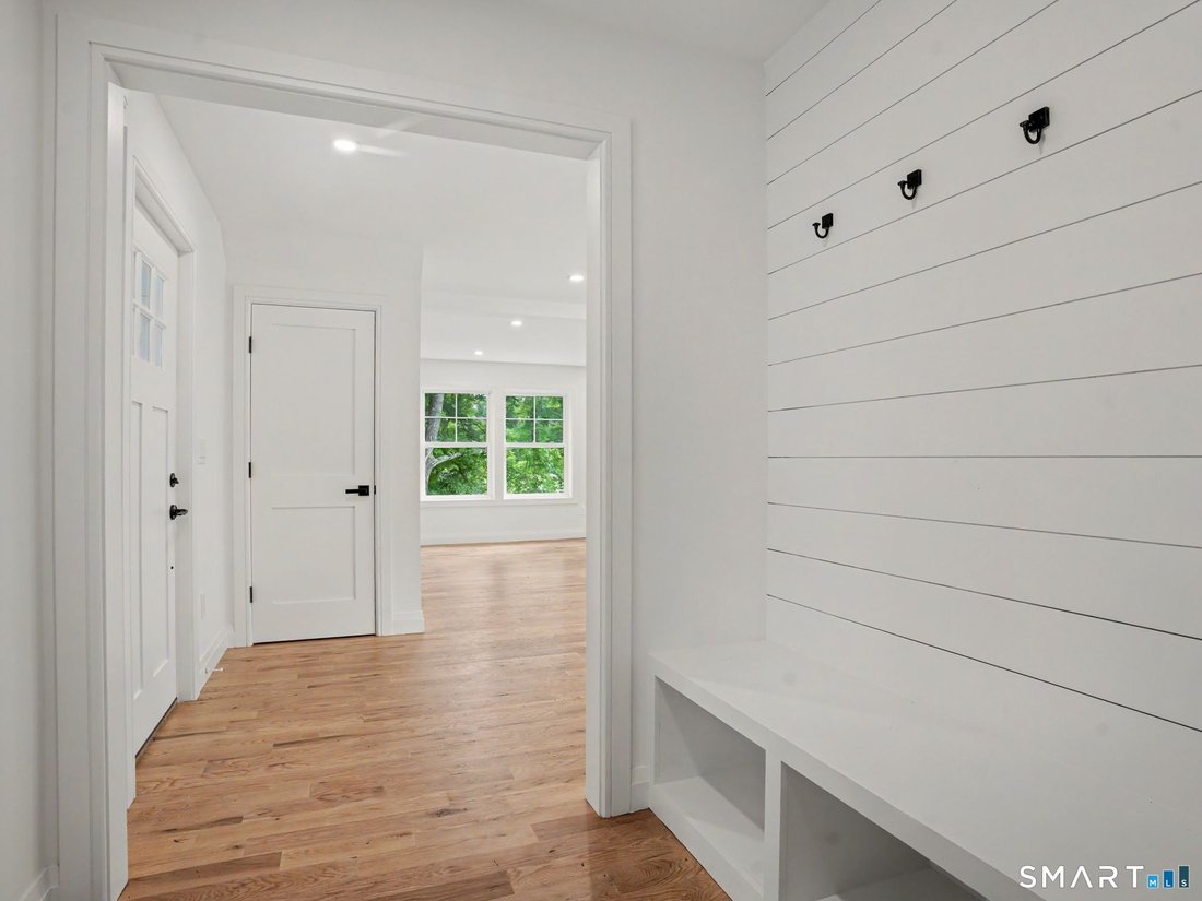 House in Trumbull, Connecticut, United States 3 - 18422092