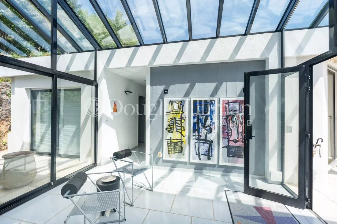 Villa in Le Rouret, Provence-Alpes-Côte d'Azur, France 4 - 18421347