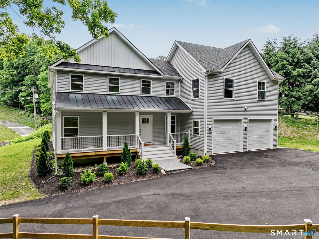 House in Trumbull, Connecticut, United States 2 - 18422092