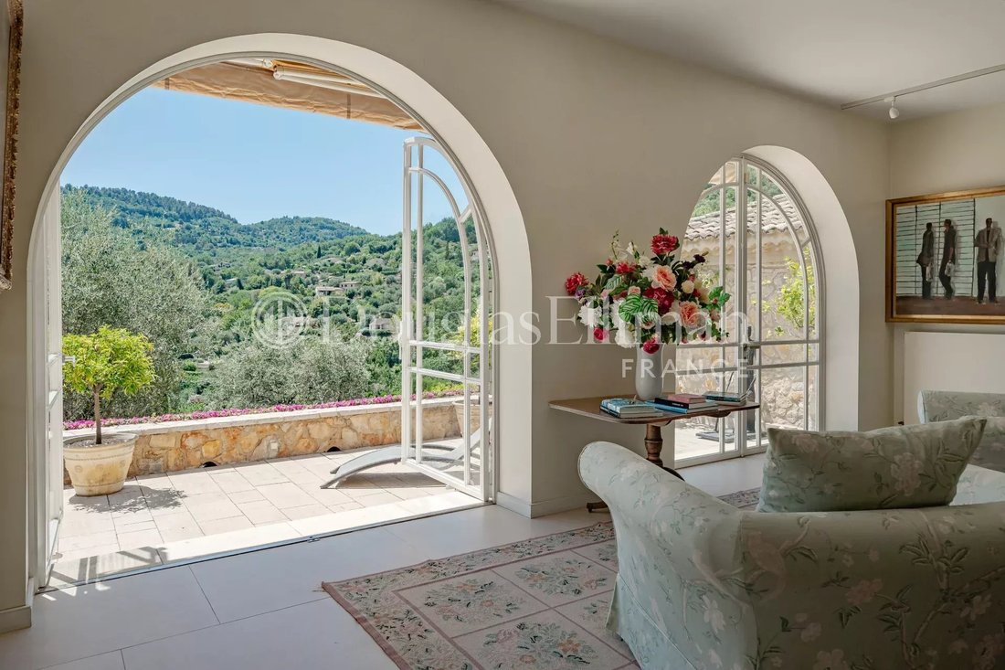 Villa in Châteauneuf-Grasse, Provence-Alpes-Côte d'Azur, France 4 - 15976249