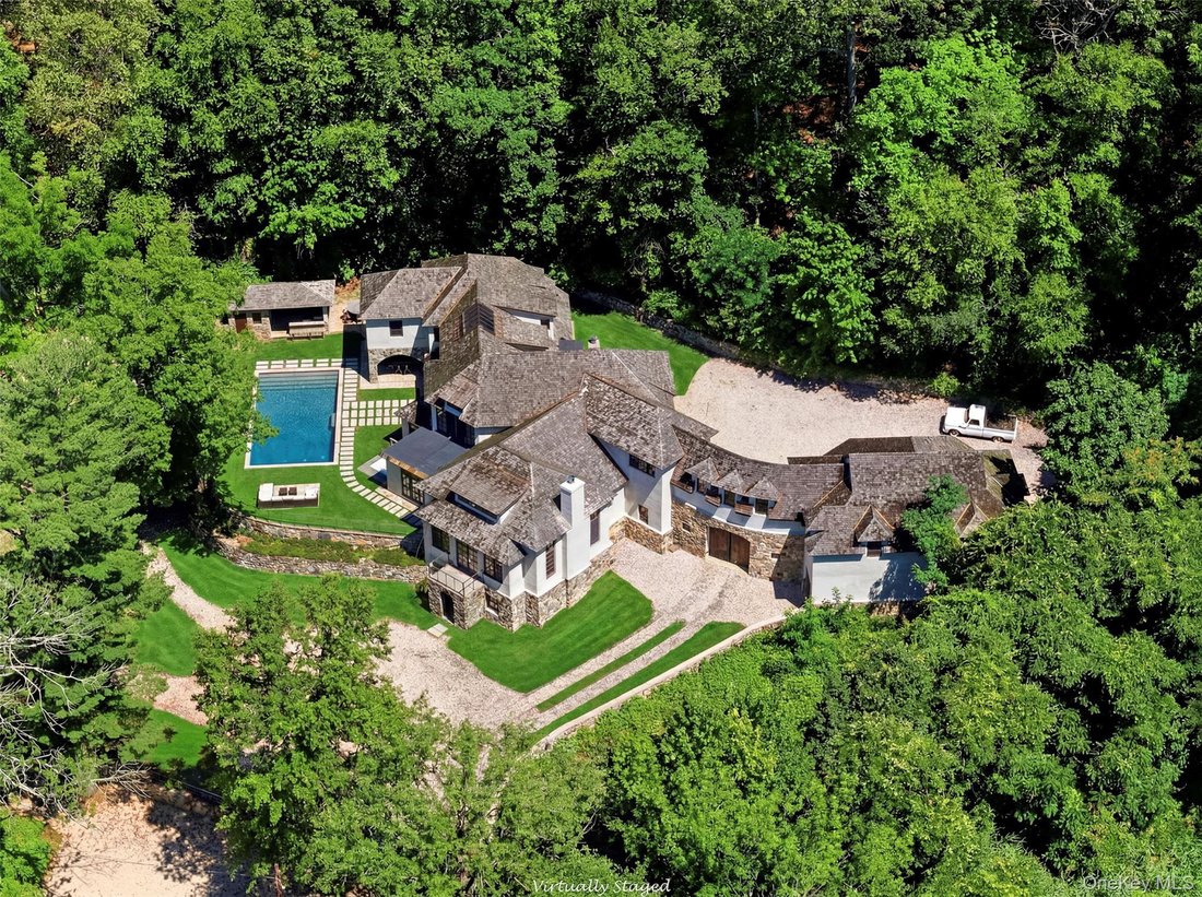 House in Cold Spring Harbor, New York, United States 1 - 18423426