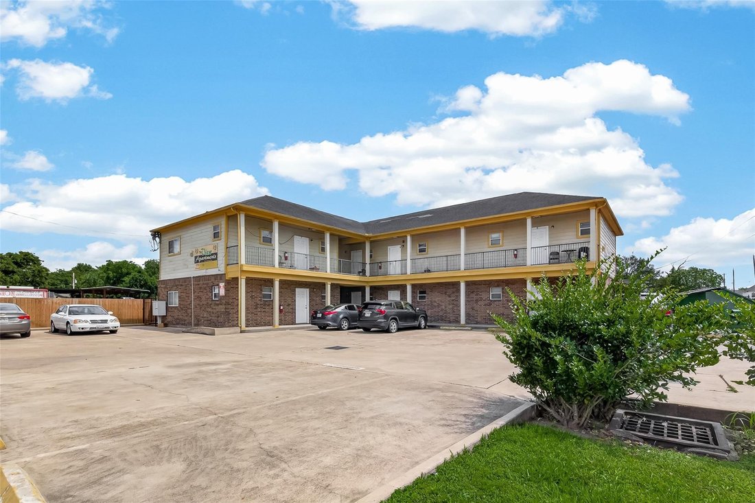 Houston, Texas, United States 4 - 18423713