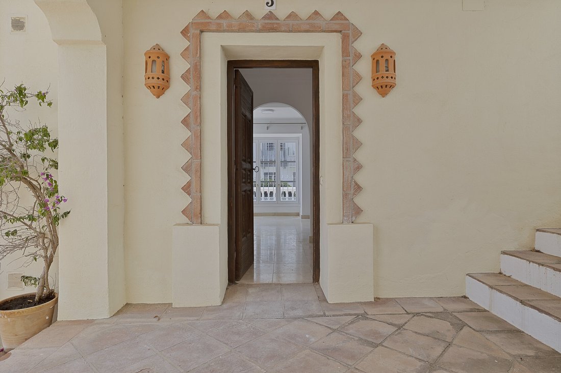 Townhouse in Benahavis, Andalusia, Spain 2 - 18420906