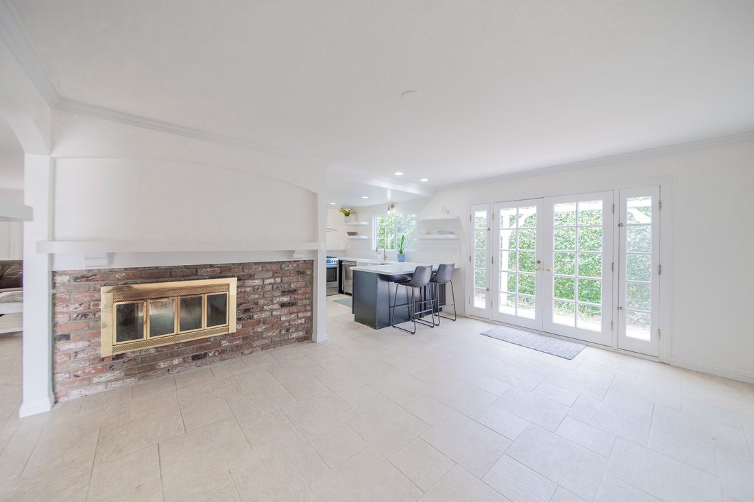 House in Oak Park, California, United States 4 - 18422023