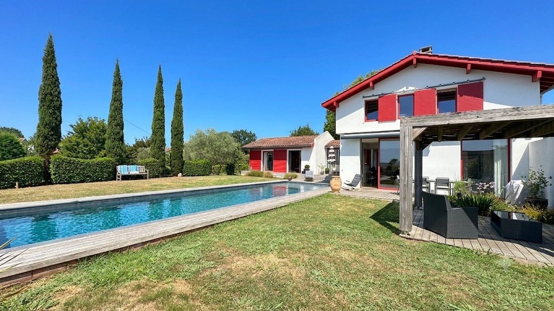 Villa in Arcangues, Nouvelle-Aquitaine, France 2 - 18424332