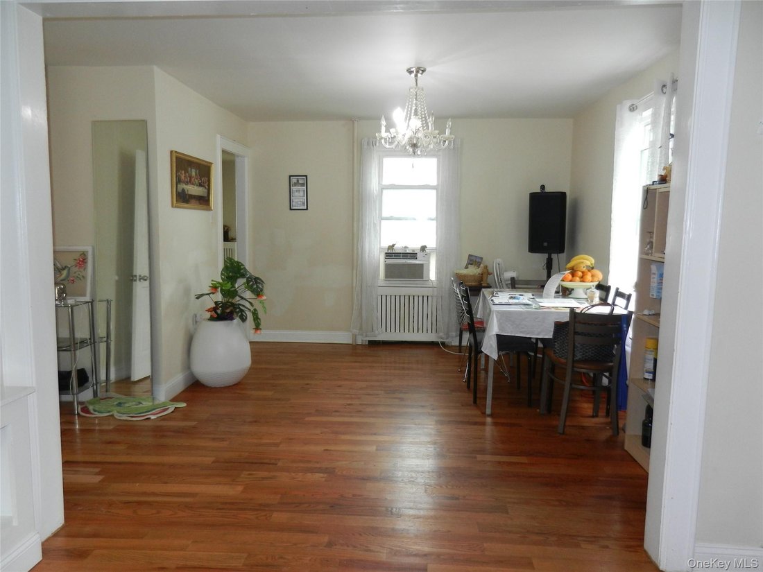 House in Valley Stream, New York, United States 5 - 18263808