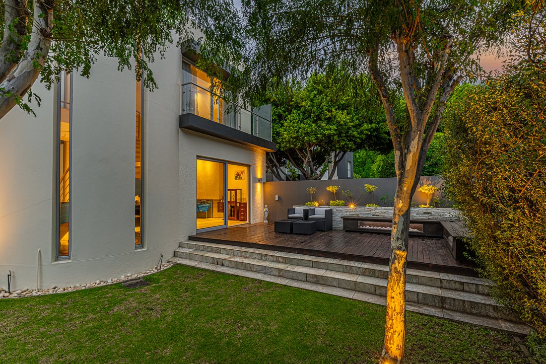 House in Sandhurst, Gauteng, South Africa 4 - 18424743