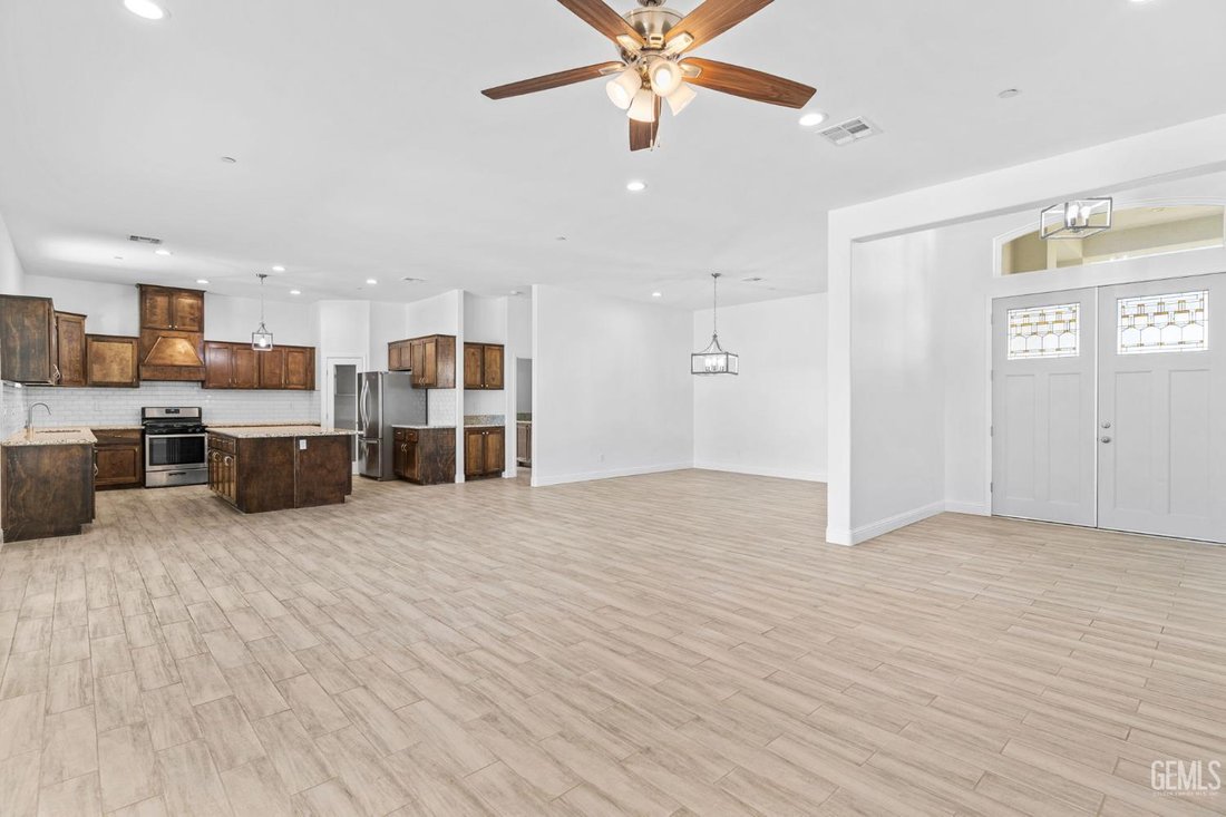 House in Bakersfield, California, United States 4 - 18422574