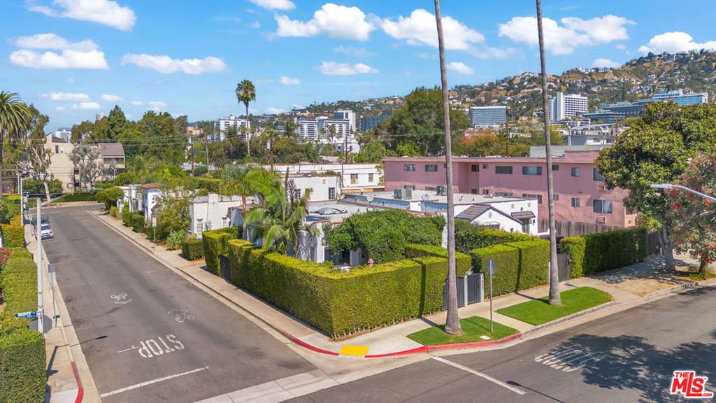 Los Angeles, California, United States 1 - 18423424
