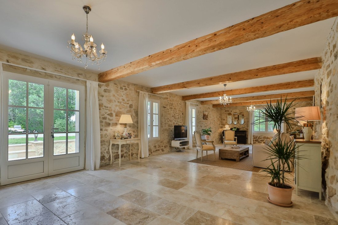 House in Saint-Didier, Provence-Alpes-Côte d'Azur, France 4 - 15989286