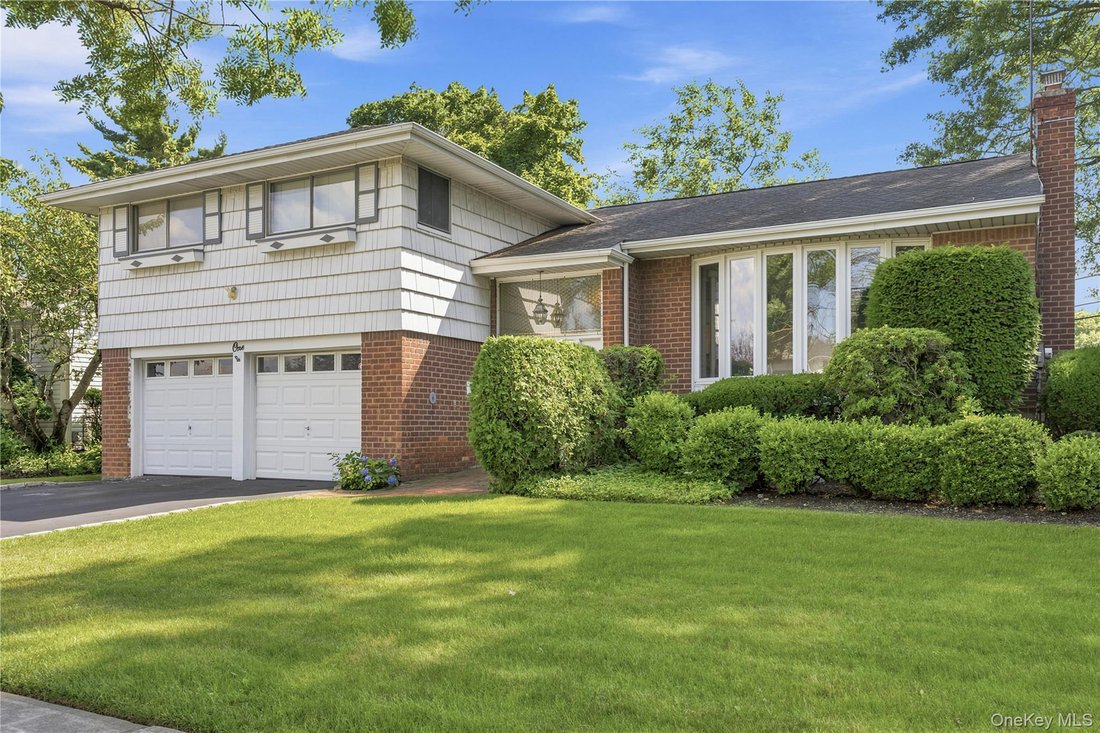 House in Plainview, New York, United States 2 - 18423949