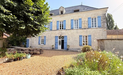 Villa in Aubeterre-sur-Dronne, Nouvelle-Aquitaine, France 1