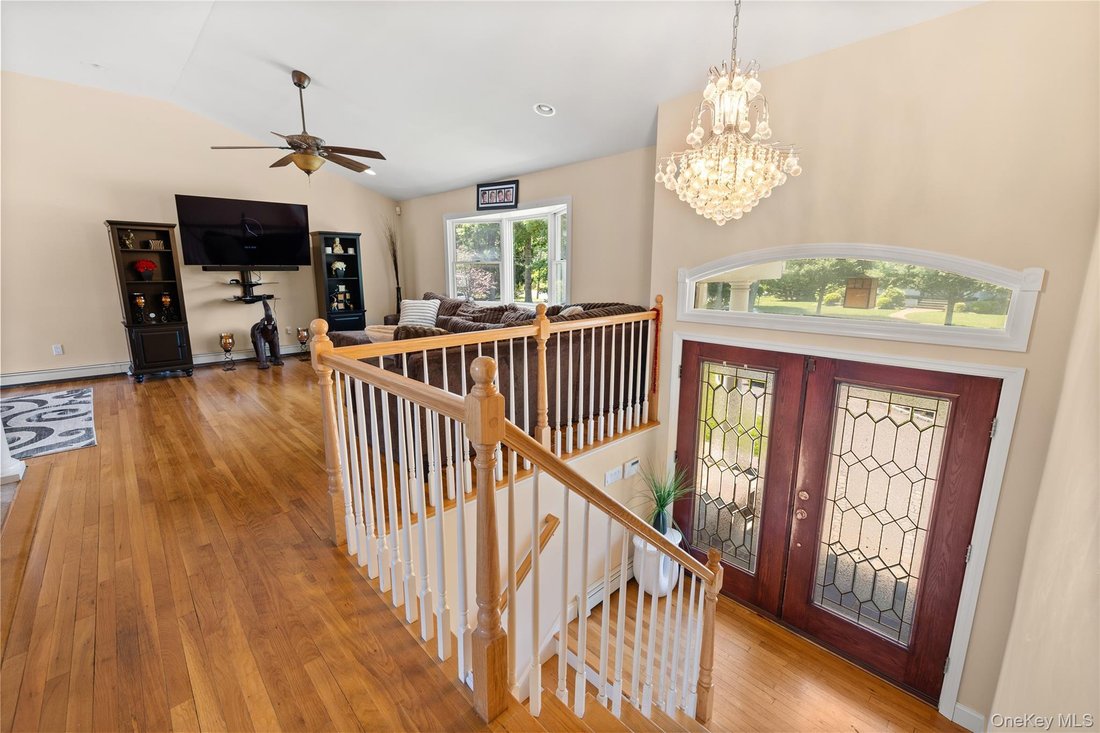 House in Brightwaters, New York, United States 4 - 18423454