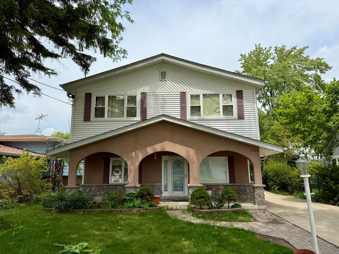 House in Des Plaines, Illinois, United States 1 - 18423321