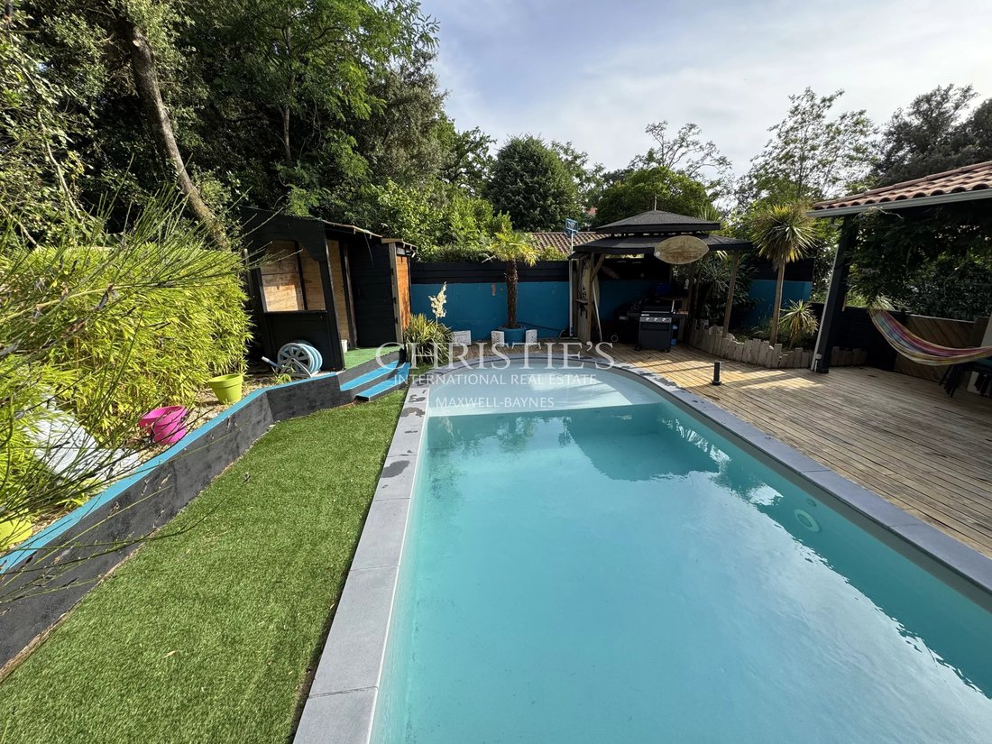 Villa in France 2 - 18421291