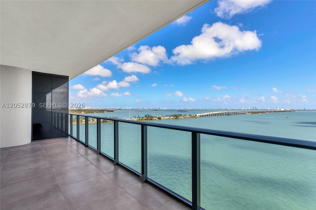 Condo in Miami, Florida, United States 1 - 18423077