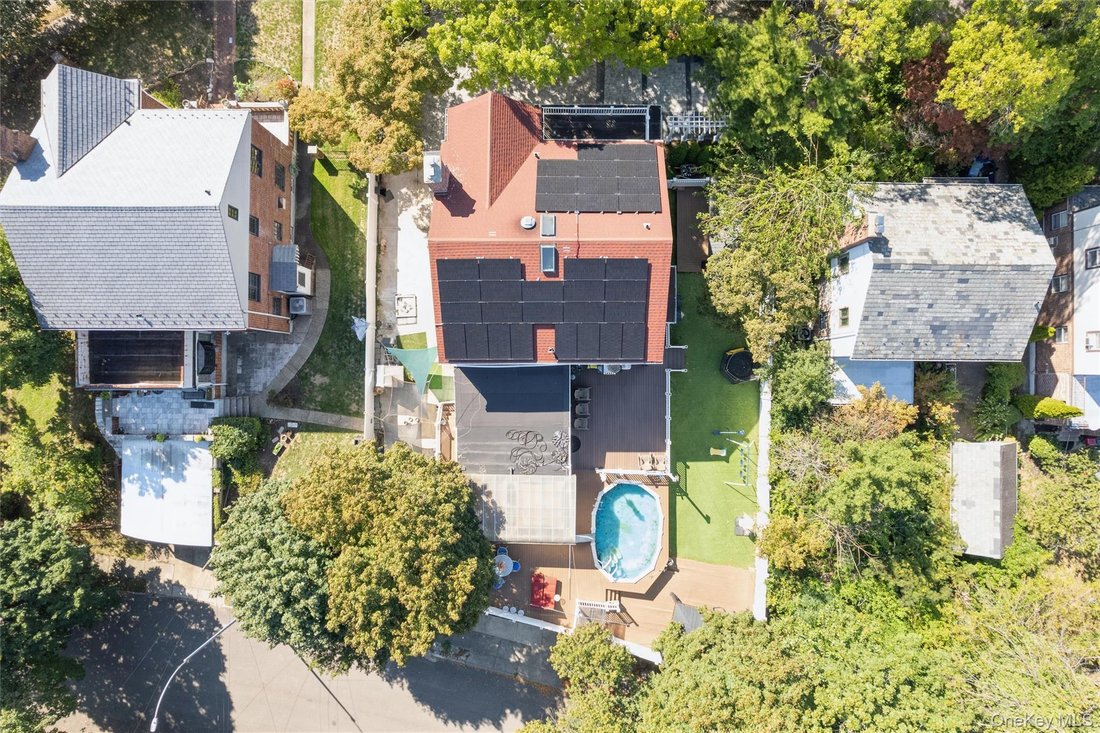 House in New York, New York, United States 4 - 18423439