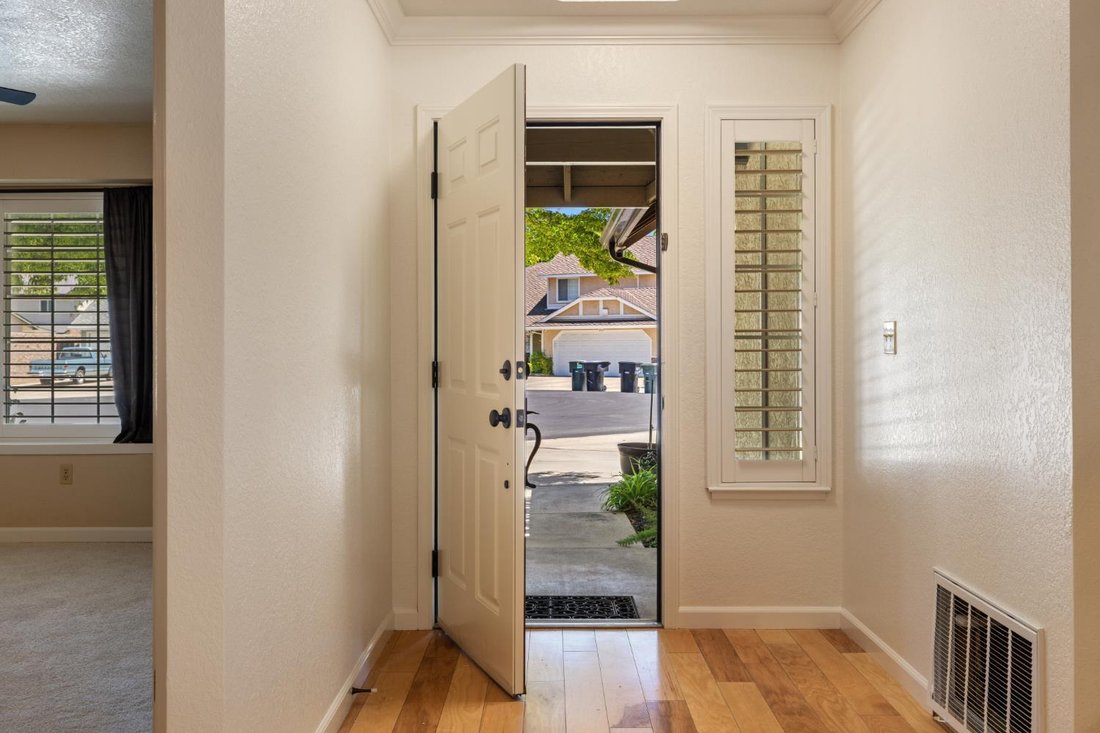 House in Modesto, California, United States 4 - 18421697