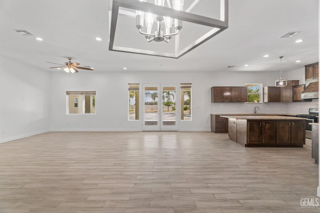 House in Bakersfield, California, United States 5 - 18422574