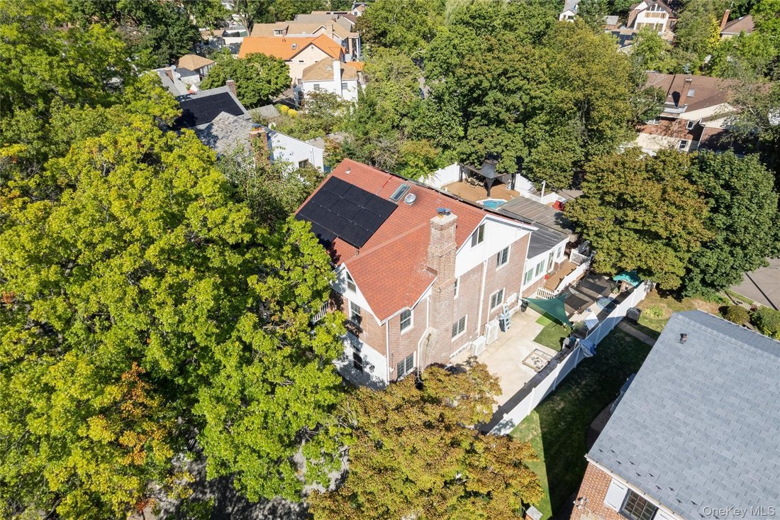 House in New York, New York, United States 3 - 18423439